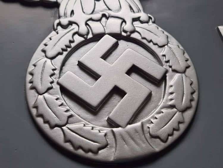 Unique, Handmade Deutsche Reichsbahn Eagle motif, Collector's Display Centrepiece - Image 10