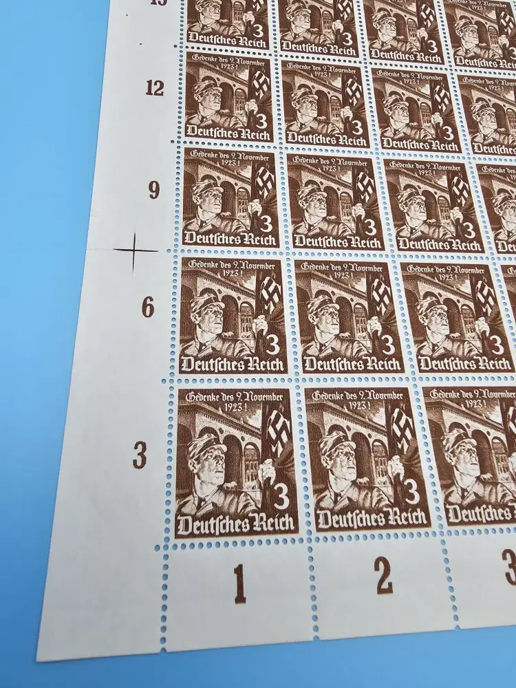 Third Reich Stamps; 1935, 12th anniversary of the first Hitler Putsch on the 9th November 1923, sheet of 100 stamps, VF NH - Image 4