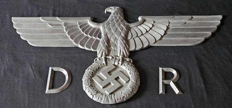 DEUTSCHE REICHSBAHN ADLER, 28,1/2″ (72.5cm) TRAIN EAGLE BY RHEINMETALL BORSIG, COMPLETE WITH IT'S ORIGINAL 'D' & 'R' LETTERS - Image 5