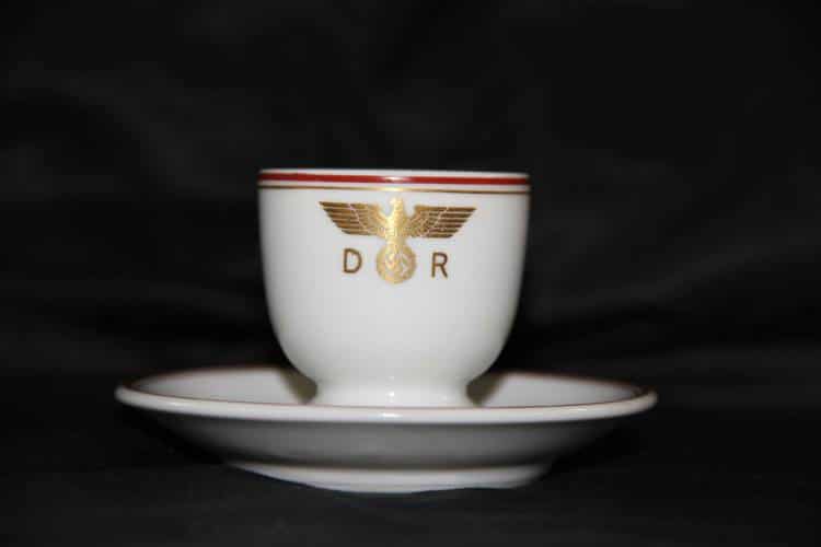 Nymphenburg Porcelain Eggcup & Saucer Set from Hermann Göring’s Guest Wagon 10 ‘234’ - Image 3