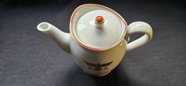 Nymphenburg Porcelain Individual Coffee Pot from Hermann Göring’s Utility and Service Wagon 105 ‘064’ (partially restored) - Image 9
