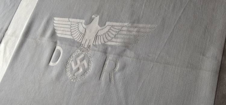Historically Rare, Third Reich, Deutsche Reichsbahn, Formal Tablecloth, from Adolf Hitler`s 50th Birthday glass observation wagon 10 282. - Image 6