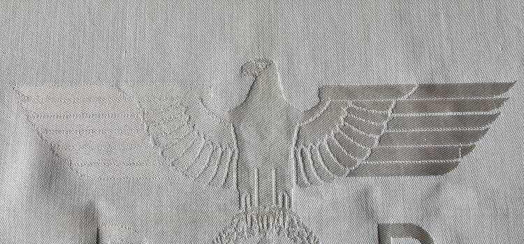 Historically Rare, Third Reich, Deutsche Reichsbahn, Formal Tablecloth, from Adolf Hitler`s 50th Birthday glass observation wagon 10 282. - Image 4