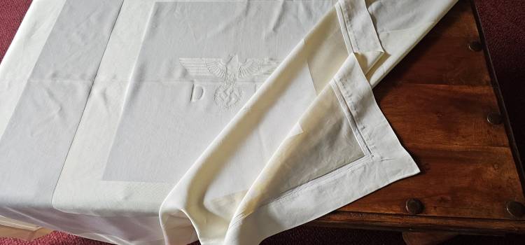 Historically Rare, Third Reich, Deutsche Reichsbahn, Formal Tablecloth, from Adolf Hitler`s 50th Birthday glass observation wagon 10 282. - Image 16