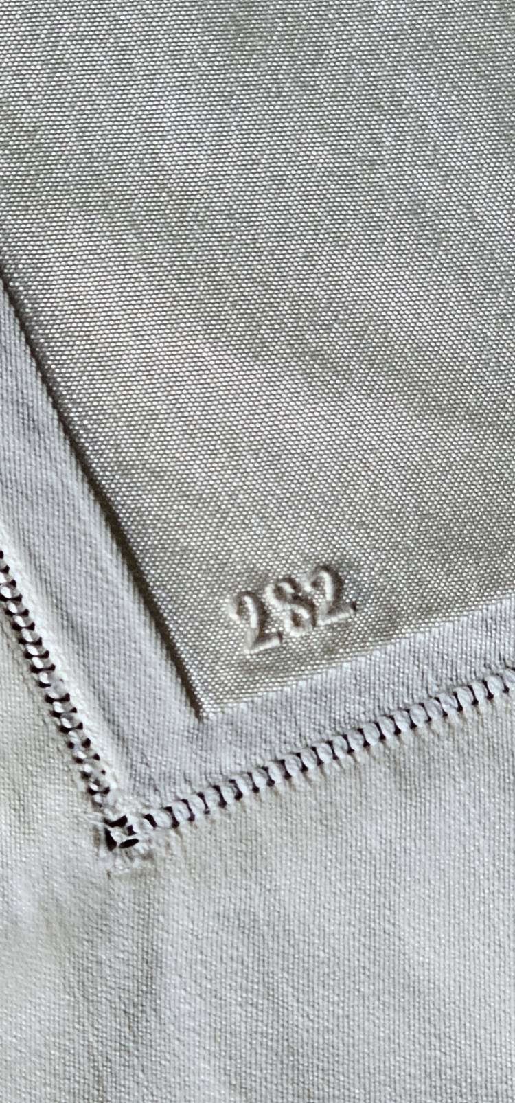 Historically Rare, Third Reich, Deutsche Reichsbahn, Formal Tablecloth, from Adolf Hitler`s 50th Birthday glass observation wagon 10 282. - Image 10