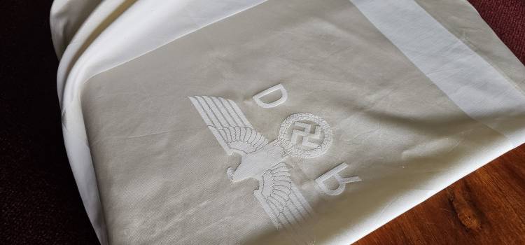 Historically Rare, Third Reich, Deutsche Reichsbahn, Formal Tablecloth, from Adolf Hitler`s 50th Birthday glass observation wagon 10 282. - Image 17